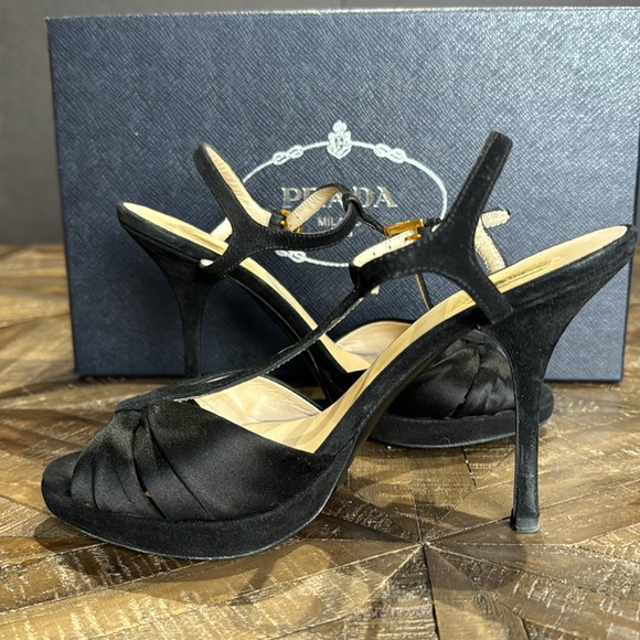 Prada Raso camosc in black US 6 with spare lifts package and original box - Picture 5 of 9